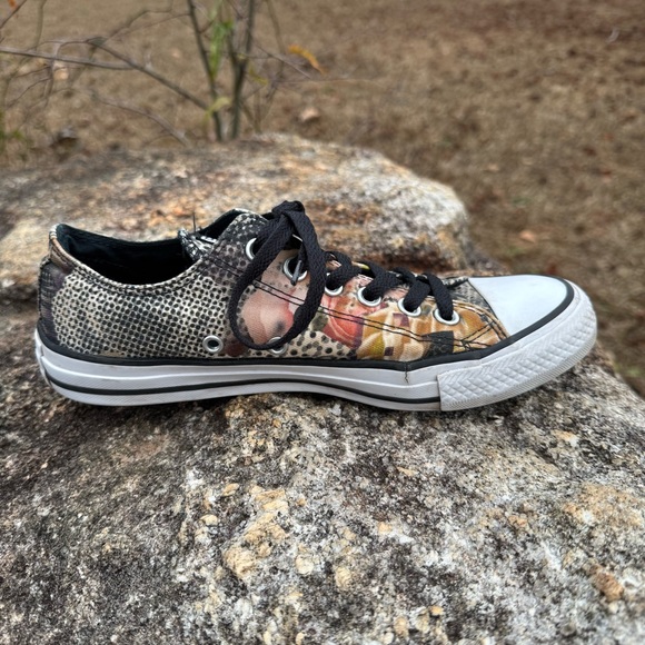 Converse all star women’s Multicolor Graphic Sneakers - Picture 9 of 10